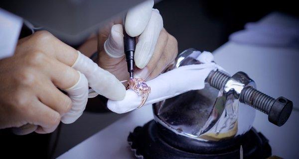 We have our own onsite Master Jeweler to meet any of your custom jewelry services