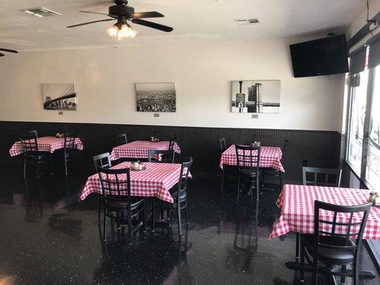 Nice and clean dinning room