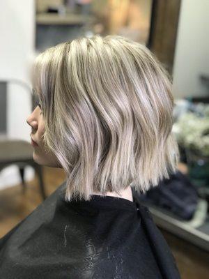 bob w ash blonde hair & natural highlights