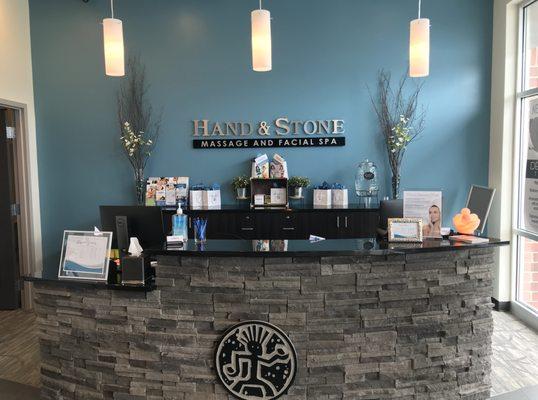 Welcome to Hand & Stone in Chesterfield Township