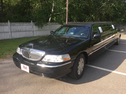 This is one of our luxury eight passenger Lincoln town car royals series limos