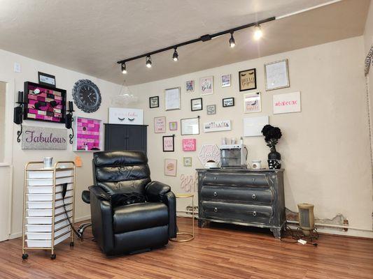 Black Lavish Salon