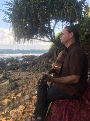 Dayan Kai performing for a private event on a beach Maui (2020)