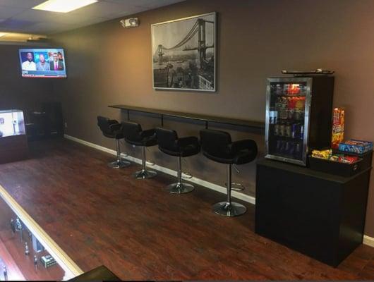 Relaxed atmosphere, come in, hang out and chat us up on the newest vape gear. Specializing in helping to make switch from smoking to vaping.