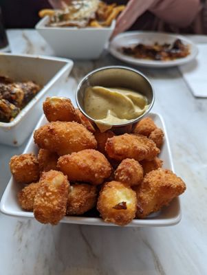 Fried cheese curds