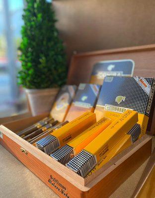 Best quality cigars: cohiba, montecristo, padron, romeo y julieta and more available in out place! Best prices!