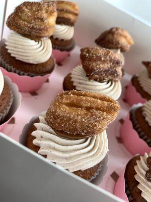 Best seller churro cupcakes! Look for @delightscupcakes on Instagram