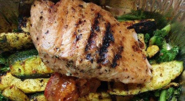 SALMON ON GRILLED VEGGIES