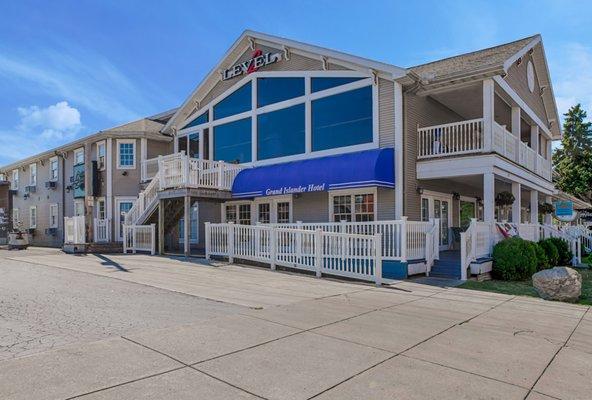 Put-in-Bay Grand Islander Hotel Store Front