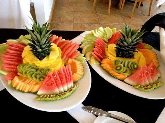 Fresh fruit platters for parties