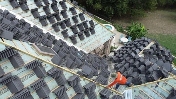 Laying tile