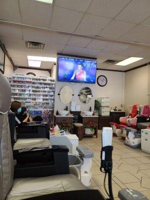 T Q Nail Salon