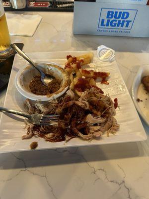 Pulled chicken plate with two sides