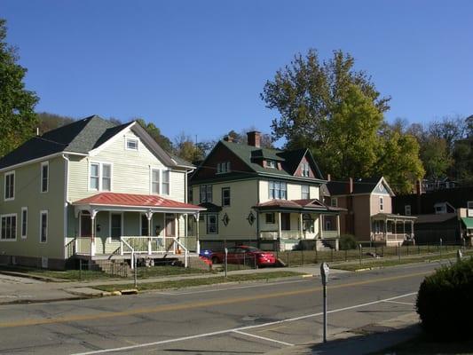 Student Housing...1,2,3,4,5 and 8 Bedroom Houses/Apartments