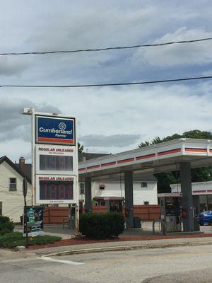 Cumberland Farms of Laconia -- 124 Court Street, Laconia          Sign