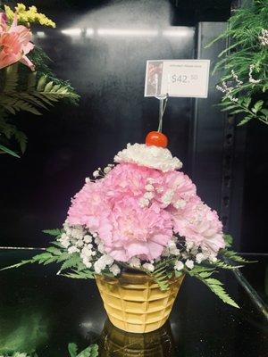 Ice cream sundae arrangement