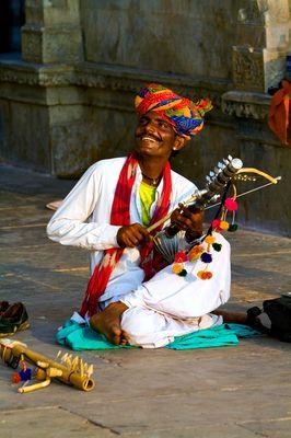 Street musician in Udaipur, India