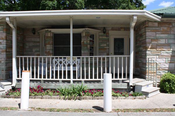 Street view of hospital, corner of MaryAnn Ave and Grand Caillou Rd