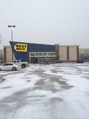 Store on a snowy day