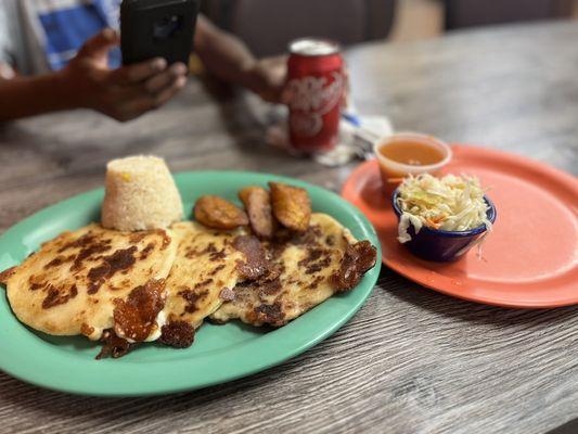 3 Pupusas Combo