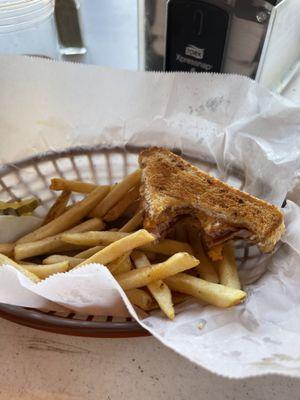 Grilled ham and cheese with fries