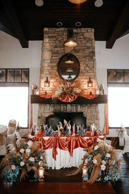 Sweetheart table.