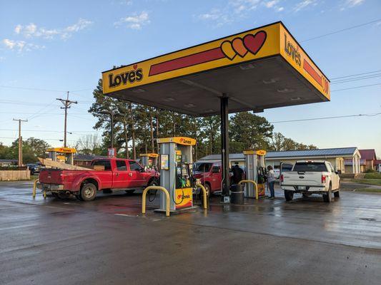 Love's Country Store, Broken Bow