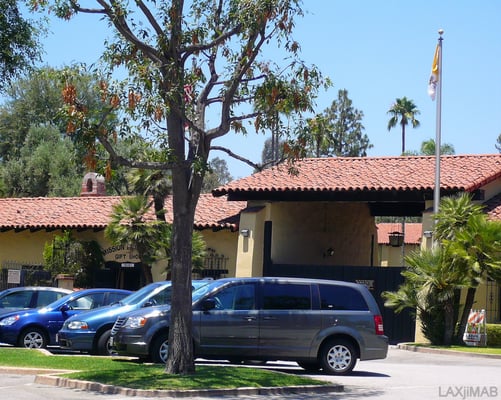 Mission San Fernando Gift Shop (Parking and Entrance Areas)