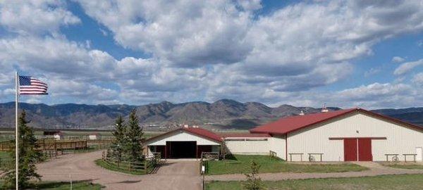 Beautiful location with easy access to 470.  Within 1/.2 hr to Denver, Parker, Castle Rock and more!