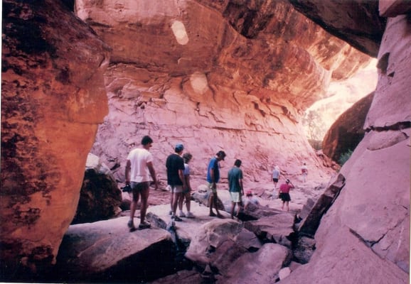 Canyonlands National Park, Needles District, Joint Trail hike into Chesler Park