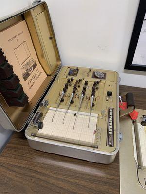 Polygraph machine