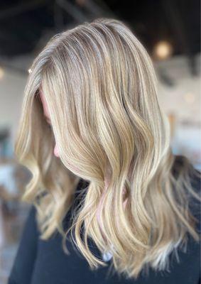 Seamless champagne blonde