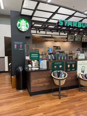 Starbucks in a Harris Teeter!