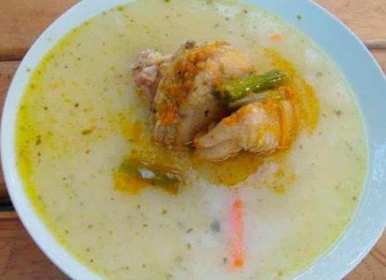 Sopa de Llunca: Chicken, wheat & vegetable soup