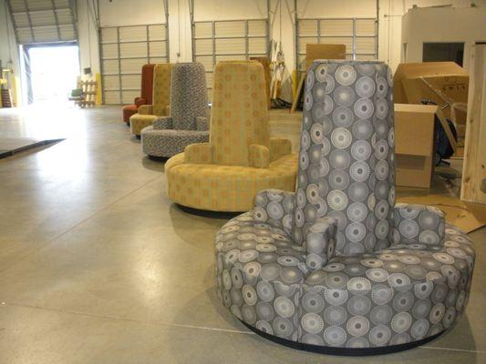 Pouf Booths