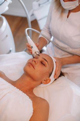 Face Endermologie treatment: instant glow and de-puff.