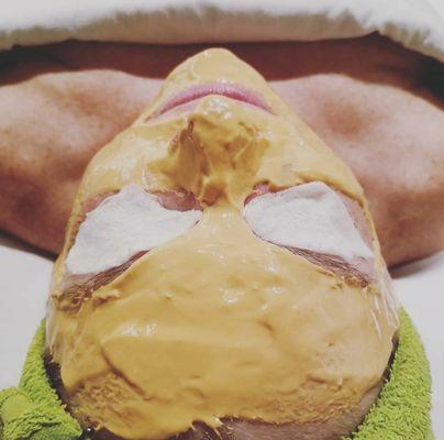 Manuka Honey Facial by Nadia