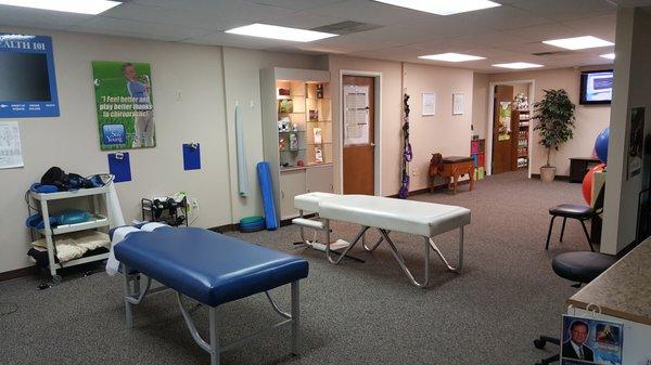 Chiropractic assistant tables