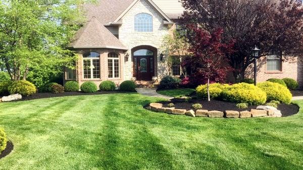 Kissel Landscaping: mulching, decorative stone, professional mowing