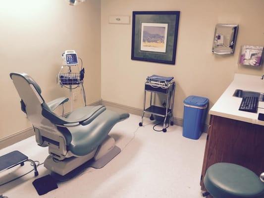 Dr. John Britton DDS surgery room