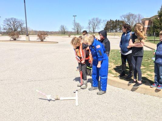 Rocket-making class