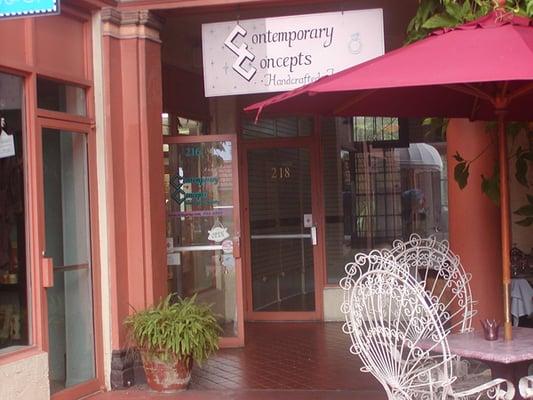 Contemporary Concepts Handcrafted Jewelry in the beautiful BelAir Courtyard in Cocoa Village.