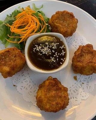 Thai crispy dumpling