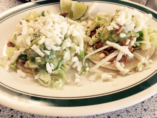 Chicken and tongue tacos especiales.