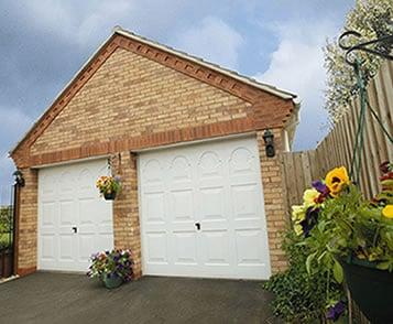 garage door Bedford