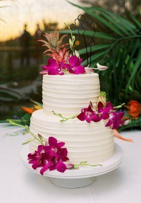 Beautiful Hawaiian themed cake.