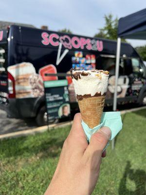 We love our neighborhood events! Ice cream at the Farmer's Market is definitely a favorite!!