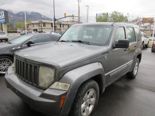 Mechanic Special/ Cash and Carry!
 2012 Jeep Liberty 4WD 3.7L. 153,934 miles. This jeep is in great condition, needs some work and TLC!