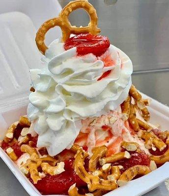 Strawberry pretzel sundae