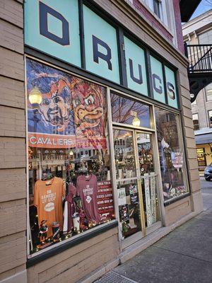 Another window display with Virginia Tech Hokies and Virginia Cavaliers Football Team t-shirts and souvenirs.